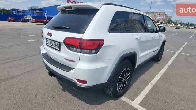 Белый Джип Гранд Чероки, объемом двигателя 2.99 л и пробегом 80 тыс. км за 32000 $, фото 5 на Automoto.ua