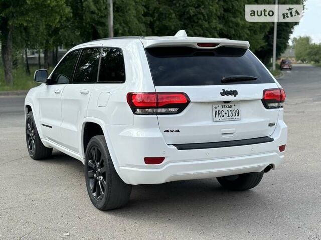 Білий Джип Grand Cherokee, об'ємом двигуна 3.6 л та пробігом 98 тис. км за 24000 $, фото 14 на Automoto.ua