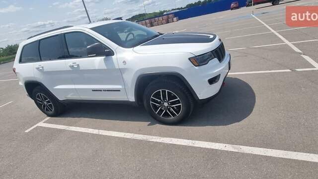 Белый Джип Гранд Чероки, объемом двигателя 2.99 л и пробегом 80 тыс. км за 32000 $, фото 8 на Automoto.ua