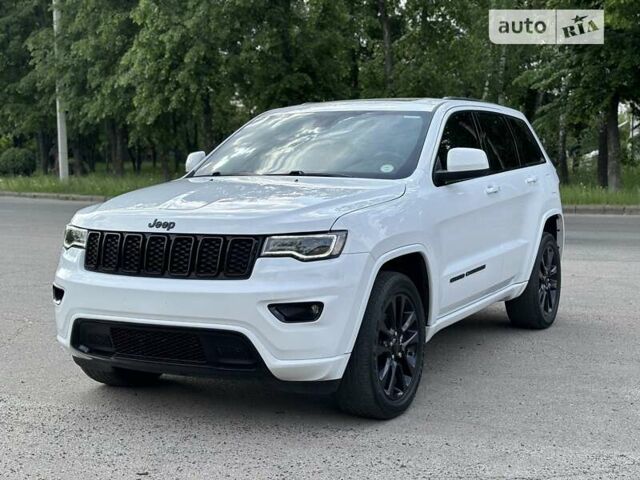 Білий Джип Grand Cherokee, об'ємом двигуна 3.6 л та пробігом 98 тис. км за 24000 $, фото 2 на Automoto.ua