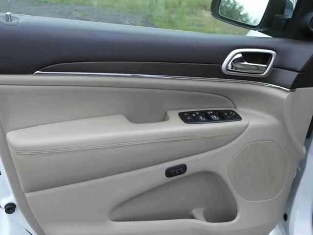 Белый Джип Гранд Чероки, объемом двигателя 3.6 л и пробегом 98 тыс. км за 16500 $, фото 13 на Automoto.ua