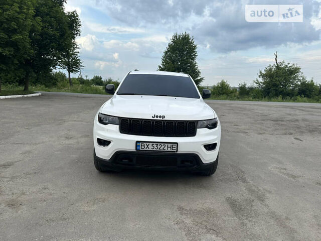 Білий Джип Grand Cherokee, об'ємом двигуна 3.6 л та пробігом 64 тис. км за 28500 $, фото 1 на Automoto.ua