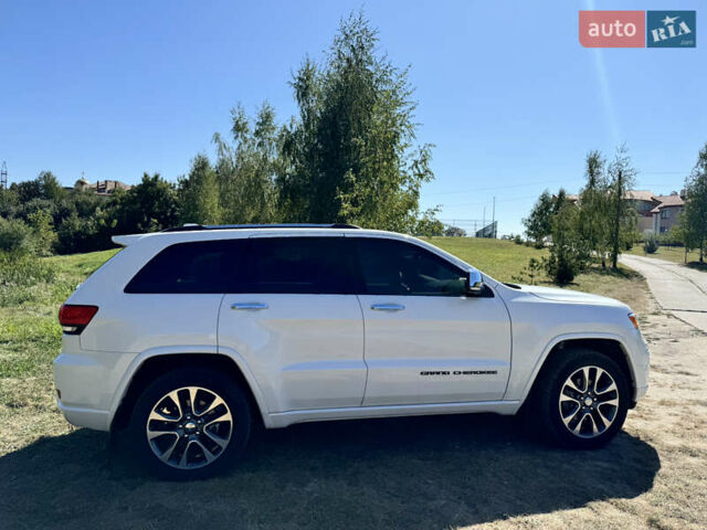 Белый Джип Гранд Чероки, объемом двигателя 3.6 л и пробегом 102 тыс. км за 28000 $, фото 3 на Automoto.ua