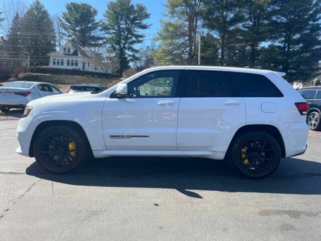 Белый Джип Гранд Чероки, объемом двигателя 6.2 л и пробегом 39 тыс. км за 12400 $, фото 4 на Automoto.ua