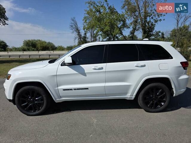 Белый Джип Гранд Чероки, объемом двигателя 3.6 л и пробегом 143 тыс. км за 23200 $, фото 5 на Automoto.ua