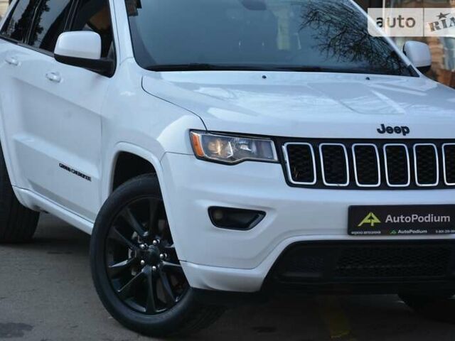 Білий Джип Grand Cherokee, об'ємом двигуна 3.6 л та пробігом 87 тис. км за 22900 $, фото 1 на Automoto.ua