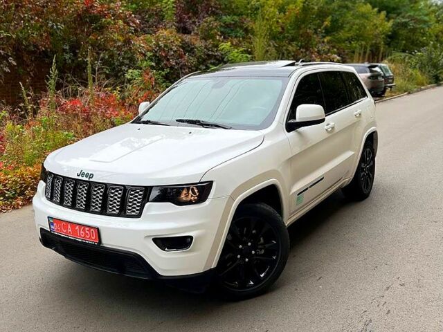 Білий Джип Grand Cherokee, об'ємом двигуна 3.6 л та пробігом 70 тис. км за 22400 $, фото 3 на Automoto.ua