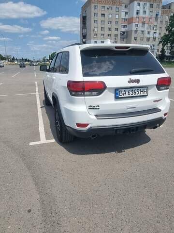 Белый Джип Гранд Чероки, объемом двигателя 2.99 л и пробегом 80 тыс. км за 32000 $, фото 3 на Automoto.ua