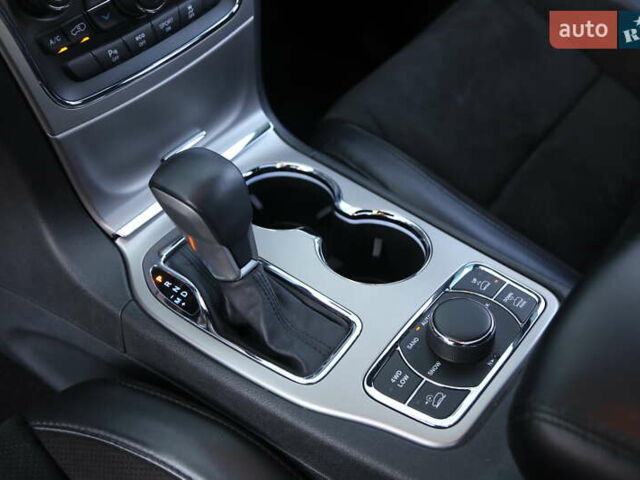 Белый Джип Гранд Чероки, объемом двигателя 5.65 л и пробегом 80 тыс. км за 35900 $, фото 22 на Automoto.ua