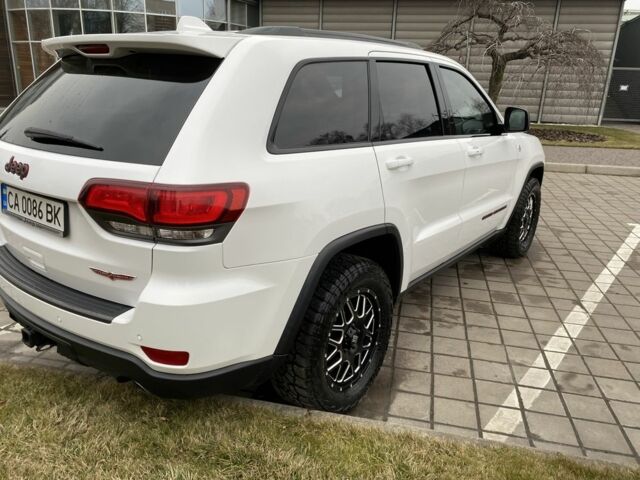 Білий Джип Grand Cherokee, об'ємом двигуна 0.57 л та пробігом 144 тис. км за 41499 $, фото 5 на Automoto.ua