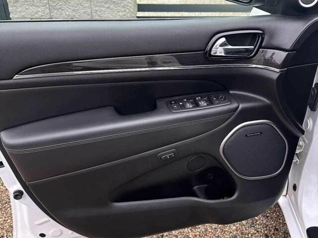 Белый Джип Гранд Чероки, объемом двигателя 3.6 л и пробегом 98 тыс. км за 16700 $, фото 5 на Automoto.ua