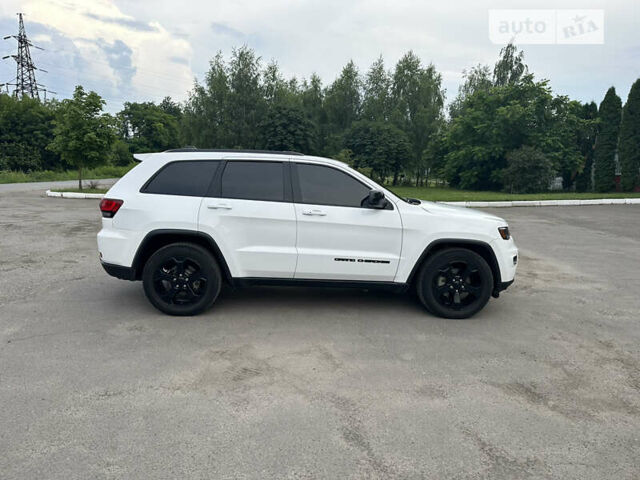 Білий Джип Grand Cherokee, об'ємом двигуна 3.6 л та пробігом 64 тис. км за 28500 $, фото 3 на Automoto.ua