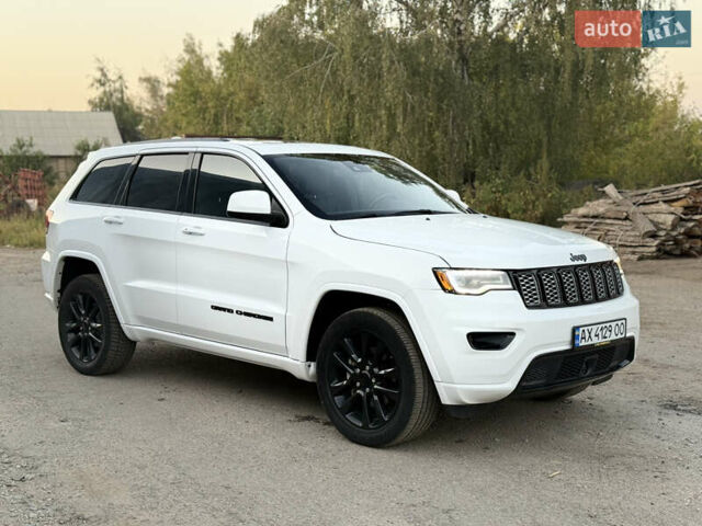 Белый Джип Гранд Чероки, объемом двигателя 3.6 л и пробегом 50 тыс. км за 26999 $, фото 25 на Automoto.ua