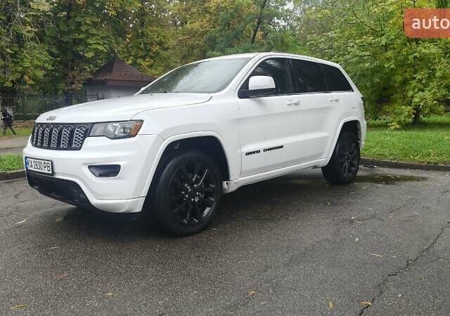 Белый Джип Гранд Чероки, объемом двигателя 3.61 л и пробегом 111 тыс. км за 21500 $, фото 8 на Automoto.ua