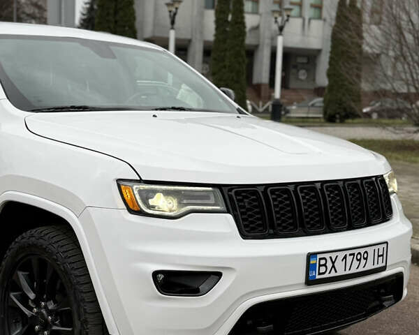 Білий Джип Grand Cherokee, об'ємом двигуна 3.6 л та пробігом 121 тис. км за 22800 $, фото 5 на Automoto.ua