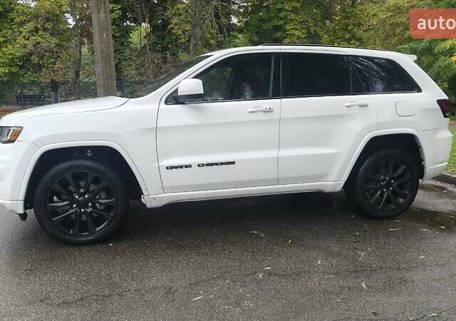 Белый Джип Гранд Чероки, объемом двигателя 3.61 л и пробегом 111 тыс. км за 21500 $, фото 21 на Automoto.ua