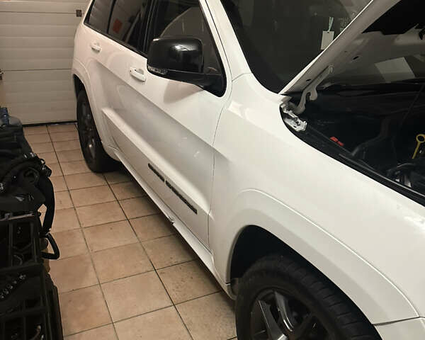 Білий Джип Grand Cherokee, об'ємом двигуна 3.6 л та пробігом 157 тис. км за 35000 $, фото 10 на Automoto.ua