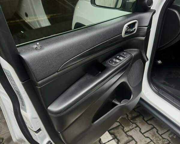 Белый Джип Гранд Чероки, объемом двигателя 3.6 л и пробегом 169 тыс. км за 21900 $, фото 14 на Automoto.ua