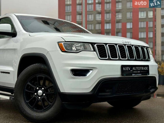 Белый Джип Гранд Чероки, объемом двигателя 3.6 л и пробегом 142 тыс. км за 22500 $, фото 2 на Automoto.ua