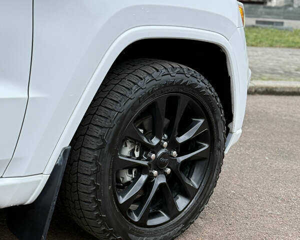 Білий Джип Grand Cherokee, об'ємом двигуна 3.6 л та пробігом 121 тис. км за 22800 $, фото 8 на Automoto.ua