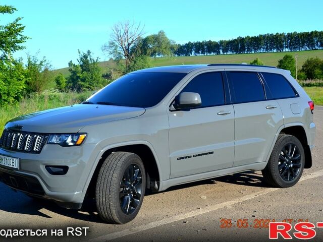 Білий Джип Grand Cherokee, об'ємом двигуна 3.6 л та пробігом 83 тис. км за 28000 $, фото 1 на Automoto.ua