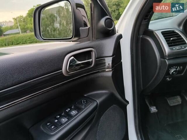 Білий Джип Grand Cherokee, об'ємом двигуна 5.7 л та пробігом 140 тис. км за 29900 $, фото 18 на Automoto.ua