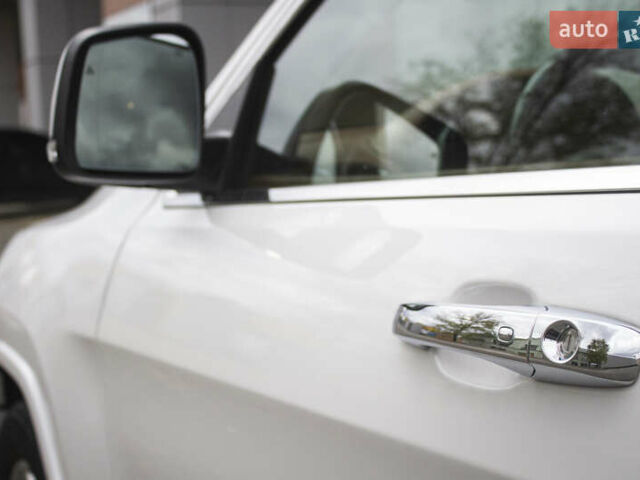 Белый Джип Гранд Чероки, объемом двигателя 3.6 л и пробегом 66 тыс. км за 25500 $, фото 35 на Automoto.ua