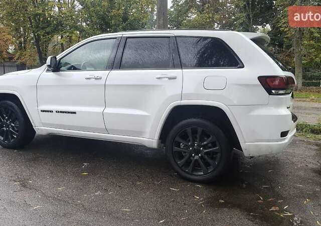 Белый Джип Гранд Чероки, объемом двигателя 3.61 л и пробегом 111 тыс. км за 21500 $, фото 26 на Automoto.ua