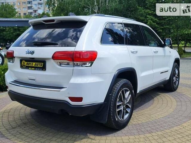 Білий Джип Grand Cherokee, об'ємом двигуна 3.6 л та пробігом 43 тис. км за 33499 $, фото 2 на Automoto.ua