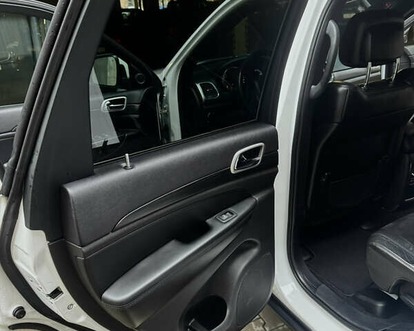 Белый Джип Гранд Чероки, объемом двигателя 3.6 л и пробегом 169 тыс. км за 21900 $, фото 16 на Automoto.ua