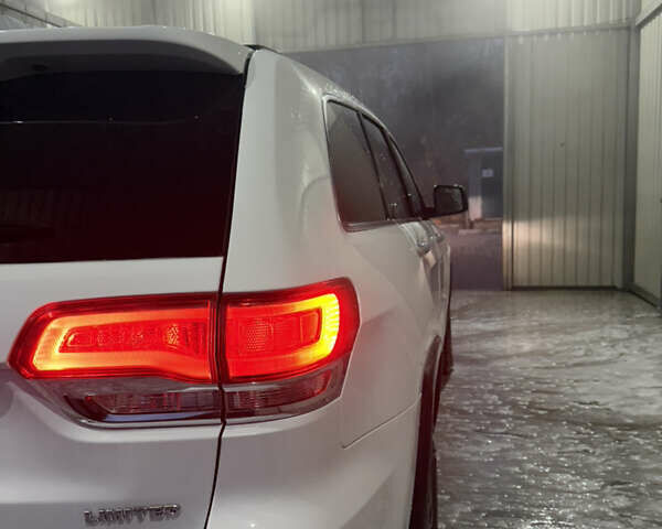 Белый Джип Гранд Чероки, объемом двигателя 3.6 л и пробегом 177 тыс. км за 21500 $, фото 6 на Automoto.ua