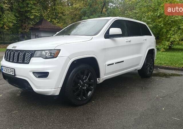 Белый Джип Гранд Чероки, объемом двигателя 3.61 л и пробегом 111 тыс. км за 21500 $, фото 5 на Automoto.ua