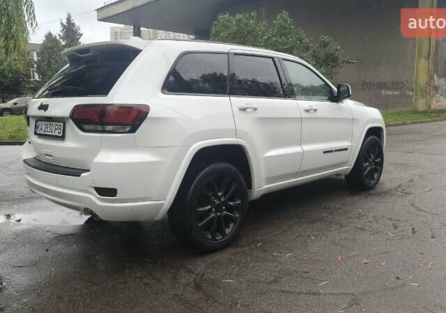 Белый Джип Гранд Чероки, объемом двигателя 3.61 л и пробегом 111 тыс. км за 21500 $, фото 10 на Automoto.ua