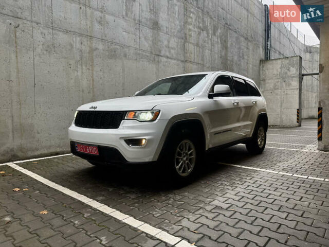 Белый Джип Гранд Чероки, объемом двигателя 3.6 л и пробегом 169 тыс. км за 21900 $, фото 2 на Automoto.ua
