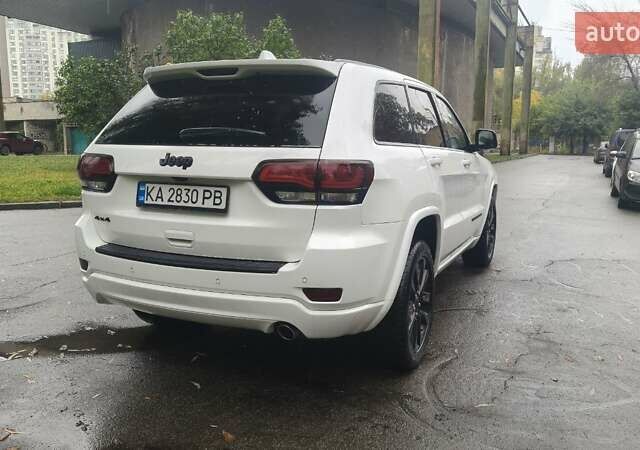 Белый Джип Гранд Чероки, объемом двигателя 3.61 л и пробегом 111 тыс. км за 21500 $, фото 25 на Automoto.ua