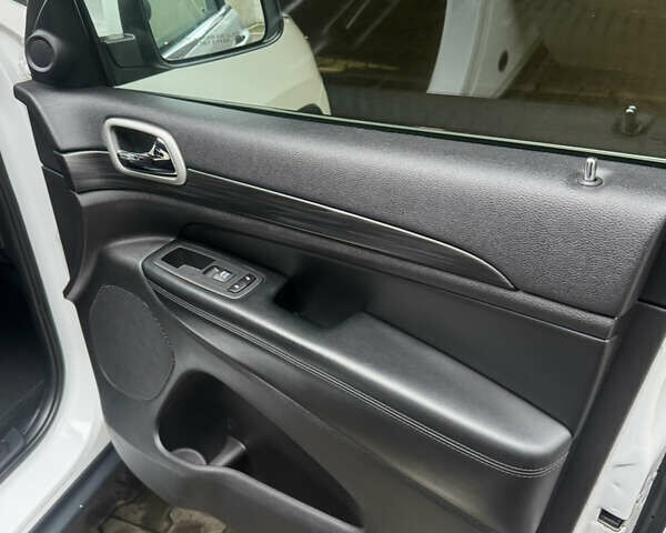 Белый Джип Гранд Чероки, объемом двигателя 3.6 л и пробегом 169 тыс. км за 21900 $, фото 18 на Automoto.ua