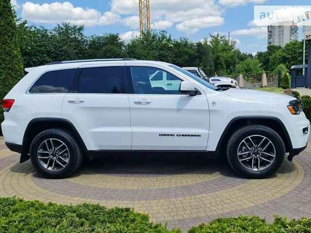 Білий Джип Grand Cherokee, об'ємом двигуна 3.6 л та пробігом 43 тис. км за 33499 $, фото 1 на Automoto.ua