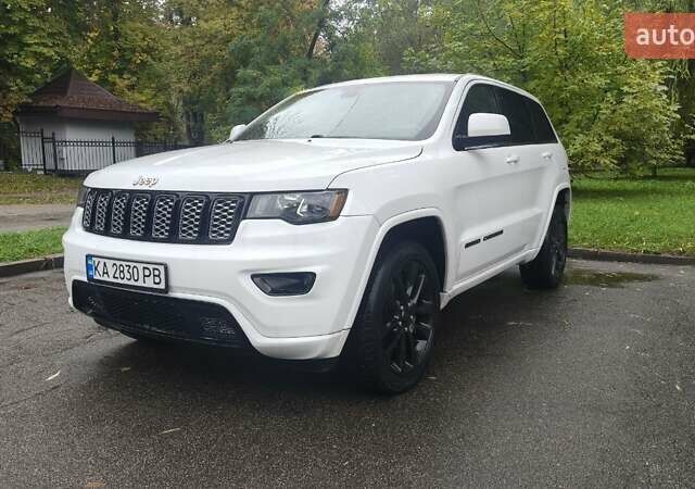 Белый Джип Гранд Чероки, объемом двигателя 3.61 л и пробегом 111 тыс. км за 21500 $, фото 12 на Automoto.ua
