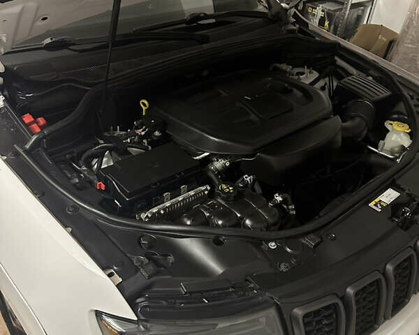 Білий Джип Grand Cherokee, об'ємом двигуна 3.6 л та пробігом 157 тис. км за 35000 $, фото 11 на Automoto.ua