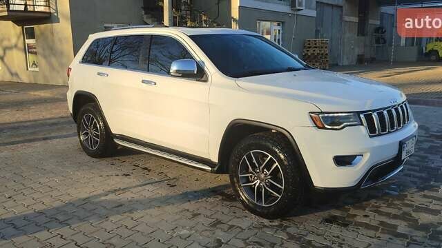 Білий Джип Grand Cherokee, об'ємом двигуна 3.6 л та пробігом 172 тис. км за 26000 $, фото 1 на Automoto.ua