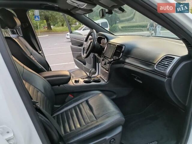 Білий Джип Grand Cherokee, об'ємом двигуна 5.7 л та пробігом 140 тис. км за 29900 $, фото 13 на Automoto.ua
