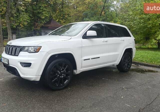 Белый Джип Гранд Чероки, объемом двигателя 3.61 л и пробегом 111 тыс. км за 21500 $, фото 13 на Automoto.ua