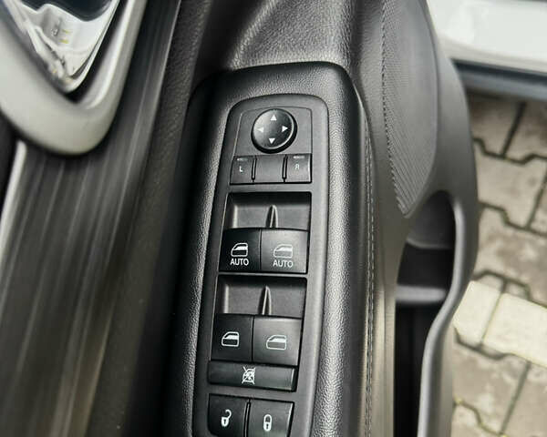 Белый Джип Гранд Чероки, объемом двигателя 3.6 л и пробегом 169 тыс. км за 21900 $, фото 15 на Automoto.ua