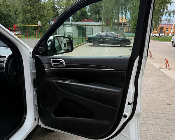 Белый Джип Гранд Чероки, объемом двигателя 3.6 л и пробегом 90 тыс. км за 21500 $, фото 15 на Automoto.ua