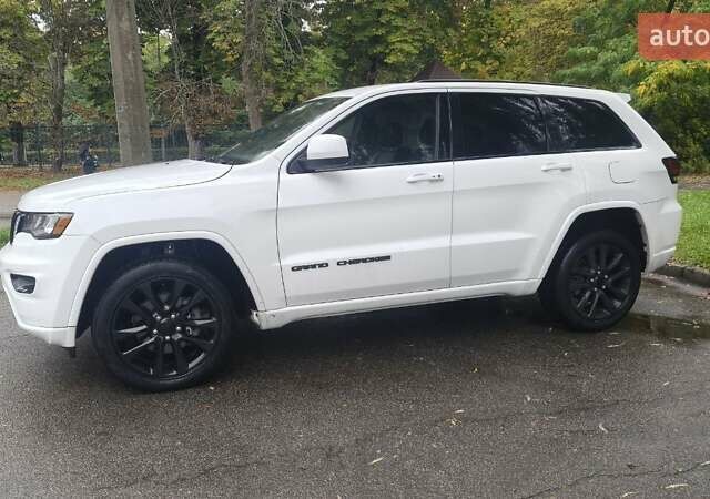 Белый Джип Гранд Чероки, объемом двигателя 3.61 л и пробегом 111 тыс. км за 21500 $, фото 17 на Automoto.ua