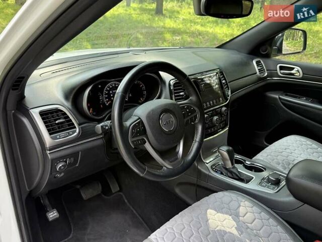 Білий Джип Grand Cherokee, об'ємом двигуна 3.6 л та пробігом 59 тис. км за 24500 $, фото 10 на Automoto.ua