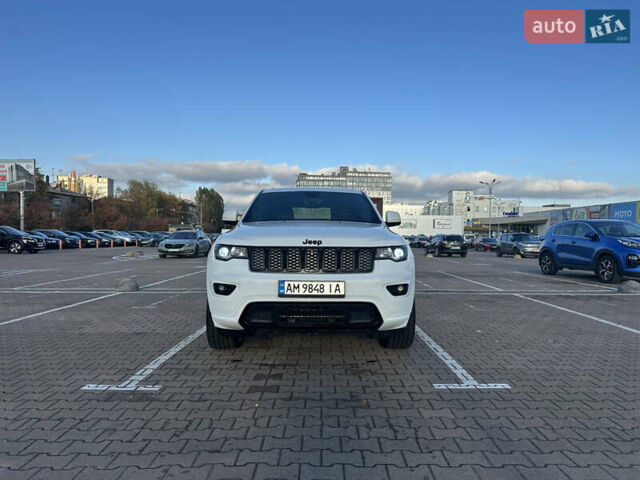Джип Grand Cherokee 2020 у Житомирі на Automoto.ua Білий Джип Grand Cherokee, об'ємом двигуна 3.6 л та пробігом 98 тис. км за 25699 $, фото 1 на Automoto.ua