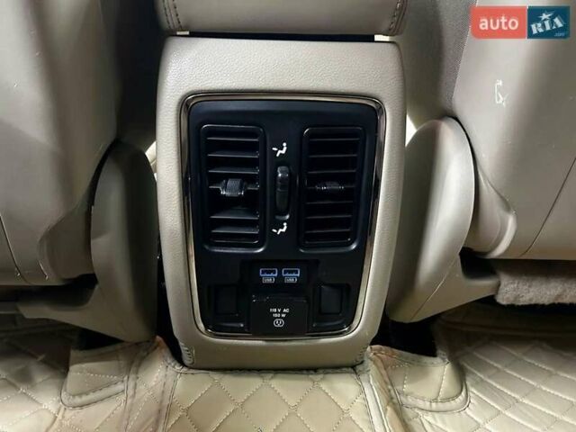 Білий Джип Grand Cherokee, об'ємом двигуна 3.6 л та пробігом 121 тис. км за 25700 $, фото 12 на Automoto.ua