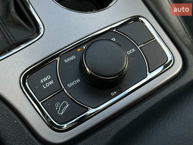 Білий Джип Grand Cherokee, об'ємом двигуна 3.6 л та пробігом 111 тис. км за 25500 $, фото 16 на Automoto.ua