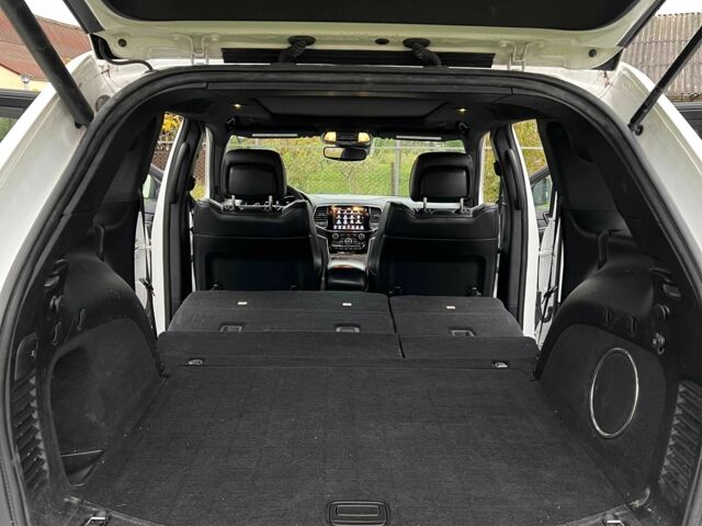 Джип Гранд Чероки 2020 в Луцке на Automoto.ua Белый Джип Гранд Чероки, объемом двигателя 5.7 л и пробегом 82 тыс. км за 29500 $, фото 23 на Automoto.ua